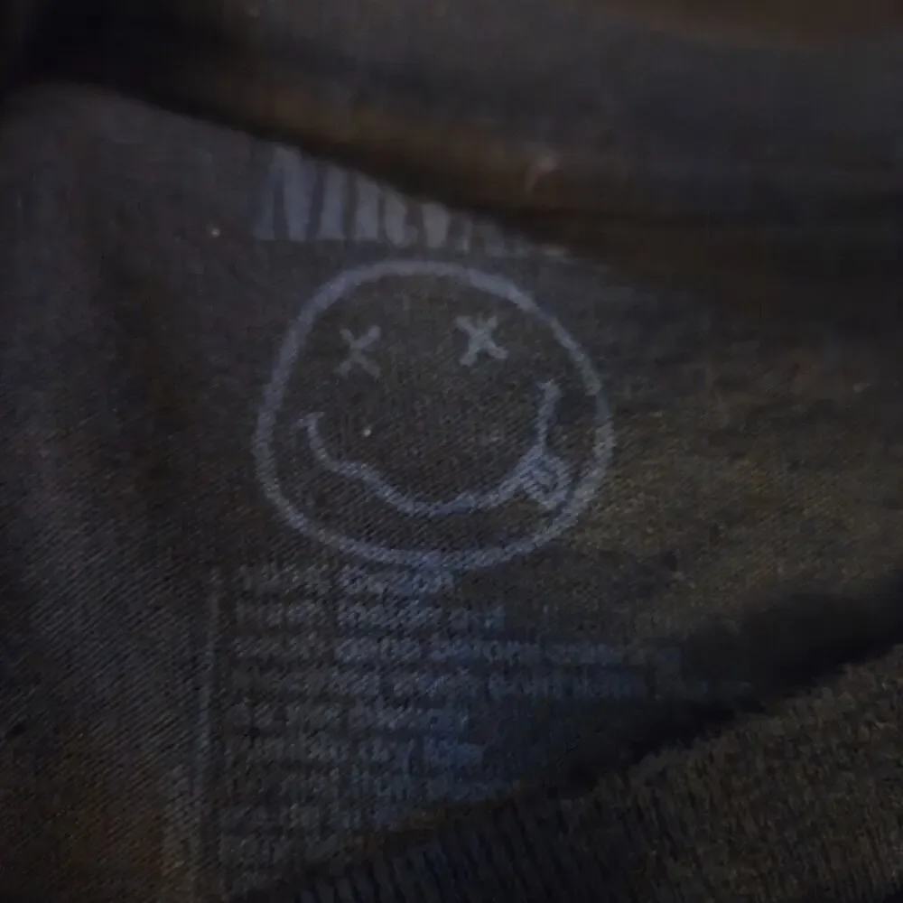 Vintage Style Nirvana Smiley Face T-Shirt – Black – Size Large – Grunge Band Tee